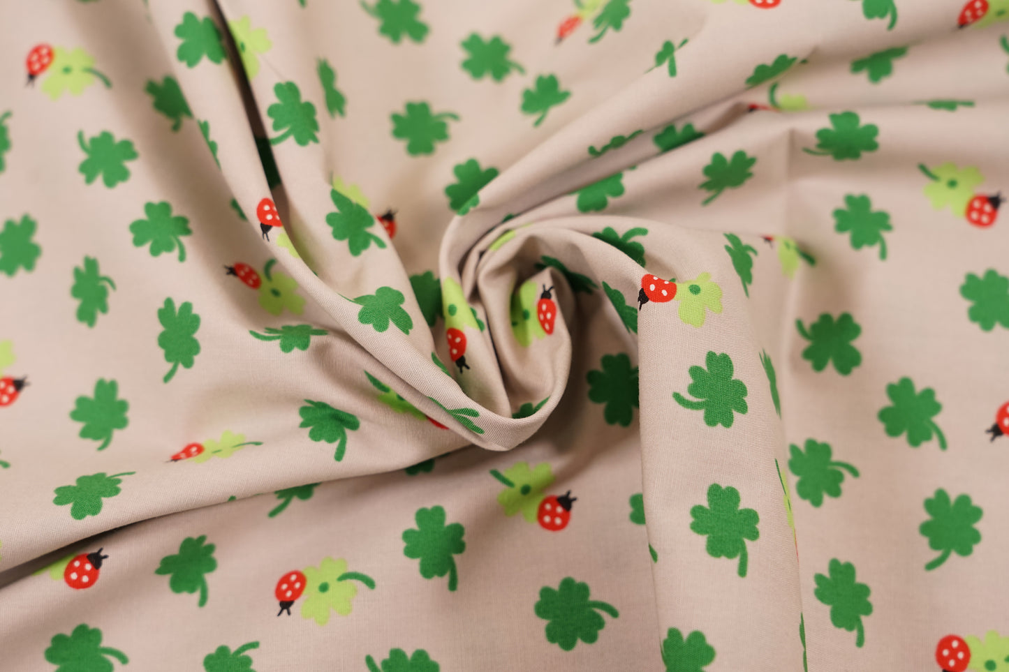 Quadrifoglio e Coccinelle - Clover & Tentōmushi